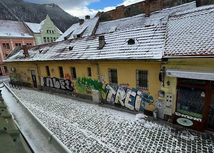 Central Stay Brasov Апартаменти *